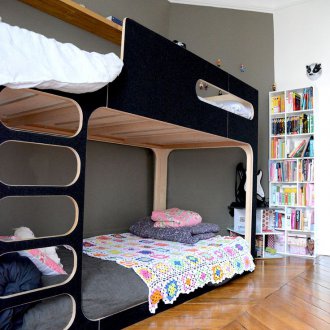 Класическа черна врата