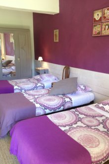 Lila Kindergartenentwurf für drei Kinder