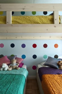 Kinderzimmer für drei aus dem Massiv