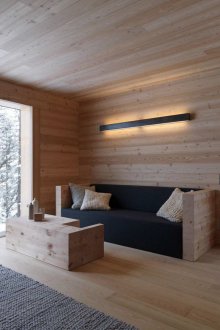 Модерна лятна къща с големи прозорци