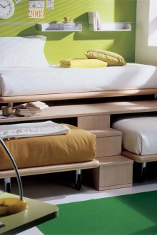 Podium im Kindergarten für drei