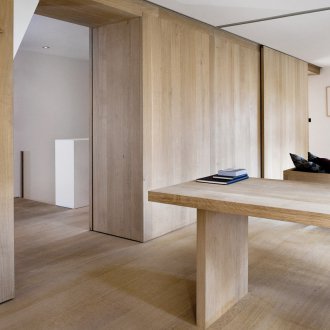 Солидна облицовка на коридора