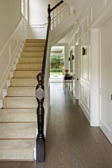 Стенни облицовки на коридор в селска къща