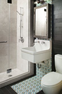 Малка баня с декоративна вложка