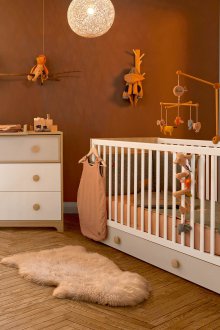 Декор на ясли с играчки