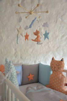 Деко за бебешко креватче с меки играчки