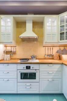 Dapur 9 m persegi dengan satu set