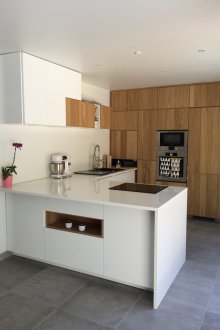 Dapur adalah 9 m persegi laminated