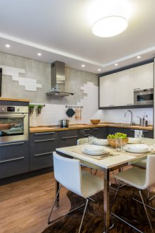 Dapur 9 m persegi dengan kulit