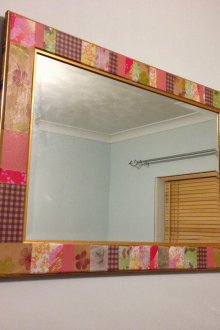 Декупажна огледална декорация