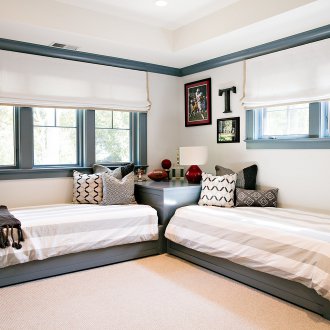 Bilik kanak-kanak untuk dua lelaki berkembar.