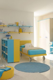 Reka bentuk tapak semaian untuk dua lelaki dengan katil lipat