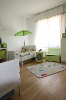 Reka bentuk bilik kanak-kanak untuk dua kanak-kanak lelaki hijau