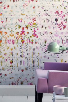 Дизайн на тапети за студио апартамент лилав