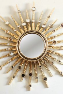 Красива метална рамка за кръгло огледало