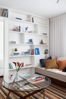 Reka bentuk odnushki dengan tapak semaian dan rak