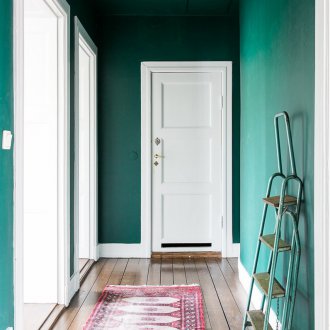 Дизайнът на коридора е зелен