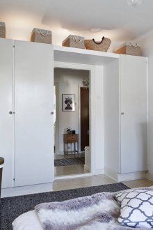 Bilik tidur kecil dengan perabot