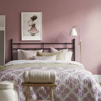 Pink bilik tidur kecil