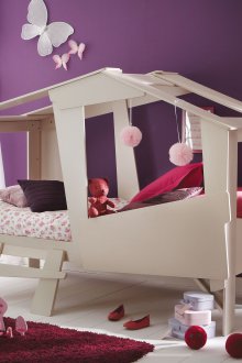 Детска 10 кв.м с къща за легло