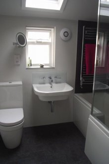 4 bilik mandi m² dengan mandi asimetik