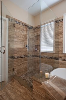 Bilik mandi 4 meter persegi dengan sempadan