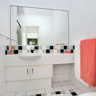 Bilik mandi 4 meter persegi di Khrushchev