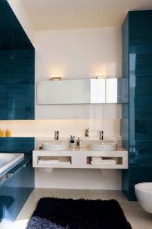 Bilik mandi 4 meter persegi dengan jubin