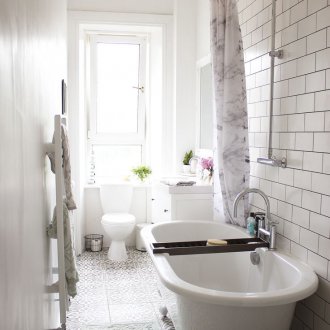 Bilik mandi 4 meter persegi sempit