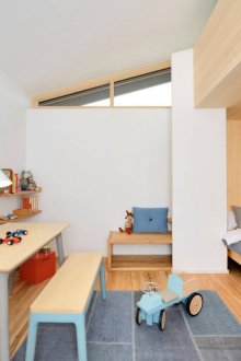 Детска стая в студио апартамент дървен