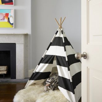 Детска стая в студио апартамент с легло