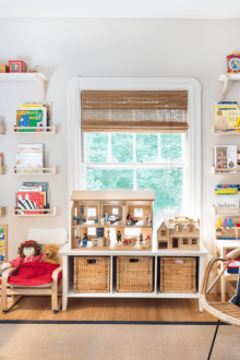 Детски в интериора на студио апартамент