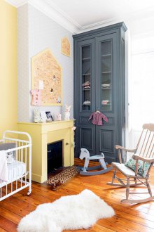 Детска стая в студио апартамент с камина