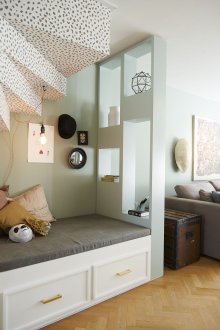Детска стая в студио апартамент с вградено легло