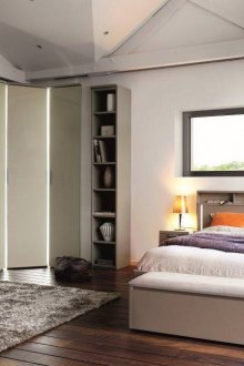 Ъглов шкаф в интериора на спалнята