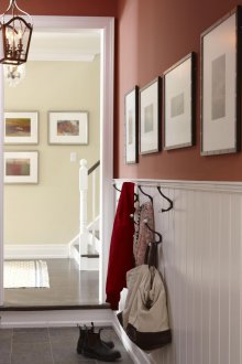 Снимки в интериора на коридора