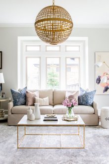 Картини в интериора на пастелни цветове