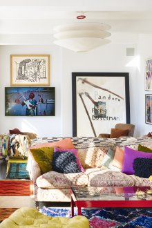 Кадри в рамка в интериора