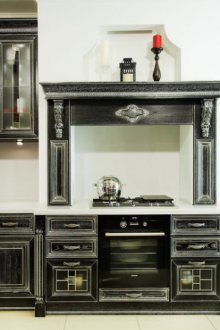 Menggantikan facades hitam dapur