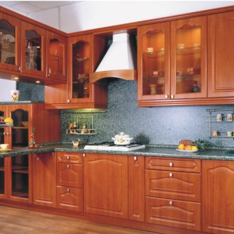 Penggantian fasad dapur dari kayu padu