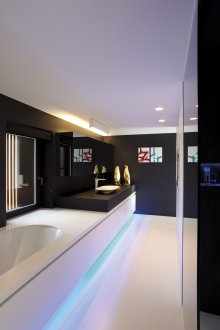 Minimalism dalaman bilik mandi gaya