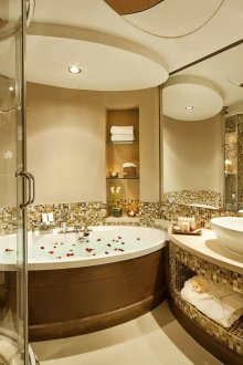 Interior bilik mandi mosaik