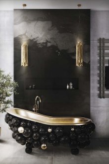 Bahagian dalam bilik mandi adalah kecil