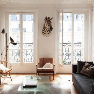 Дизайн на студио апартамент с френски прозорци