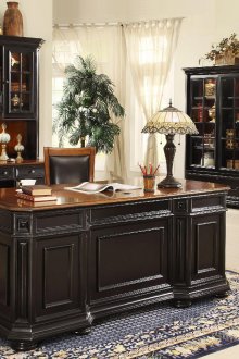 Интериорен дизайн на офис на главата в черен цвят