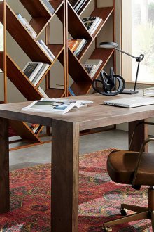 Интериорен дизайн на офис на главата от масива