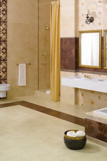 Бежова баня с комбинирани плочки