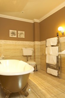 Бежова ретро баня