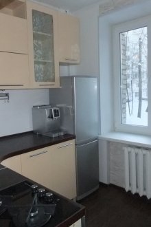 Finishing a niche under a stone window