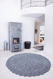 Килим от килим и полиестер в къщата